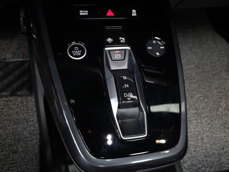 2023 Audi e-tron 40 Sportback photo 9