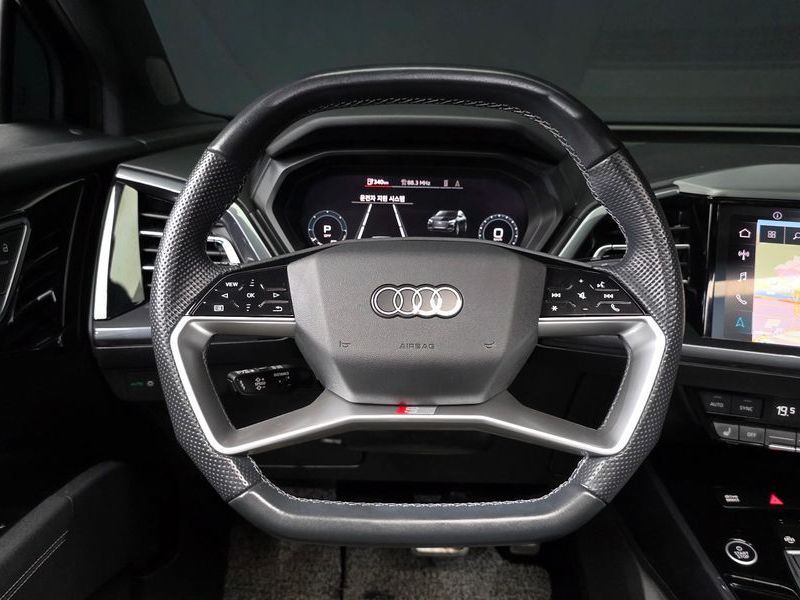 2023 Audi e-tron 40 Sportback photo 13