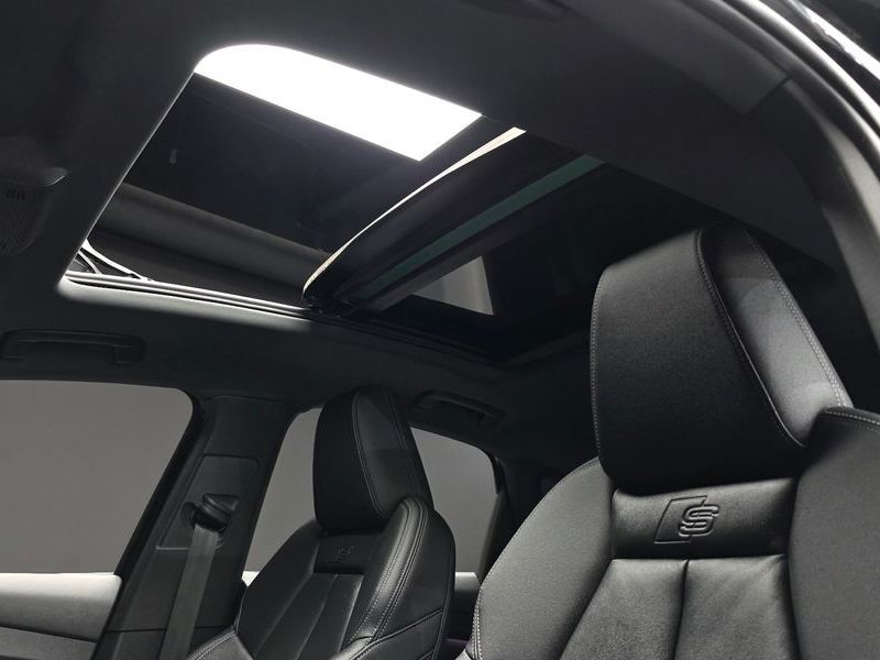 2023 Audi e-tron 40 Sportback photo 16
