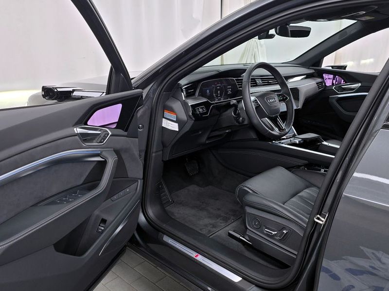 2023 Audi e-tron S Sportback photo 10
