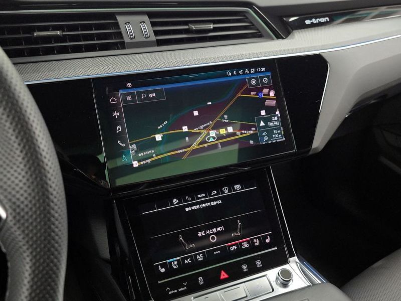 2023 Audi e-tron S Sportback photo 14