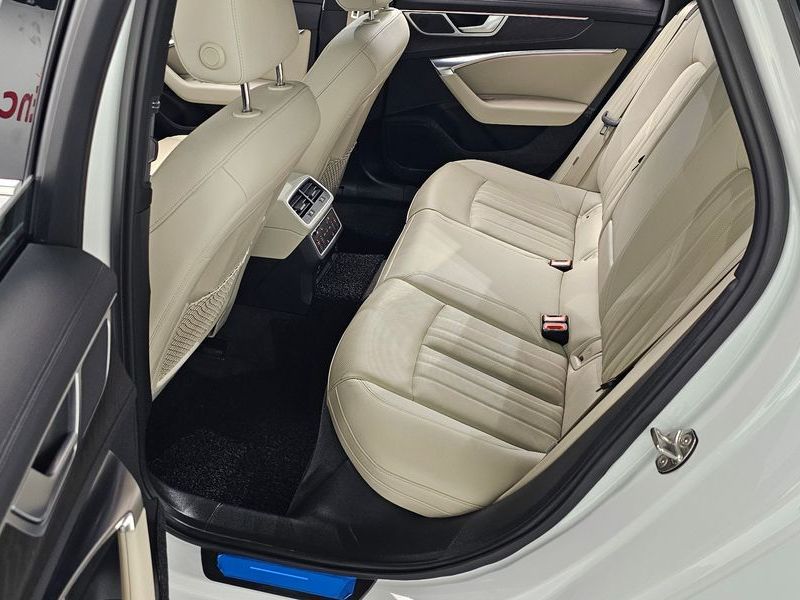 2023 Audi A6 45 TFSI Premium photo 12