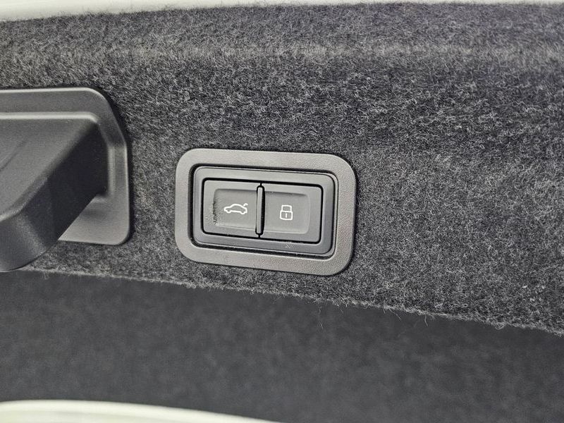 2023 Audi A6 45 TFSI Premium photo 16