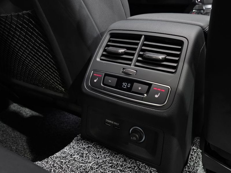 2023 Audi A4 40 TFSI Premium photo 19