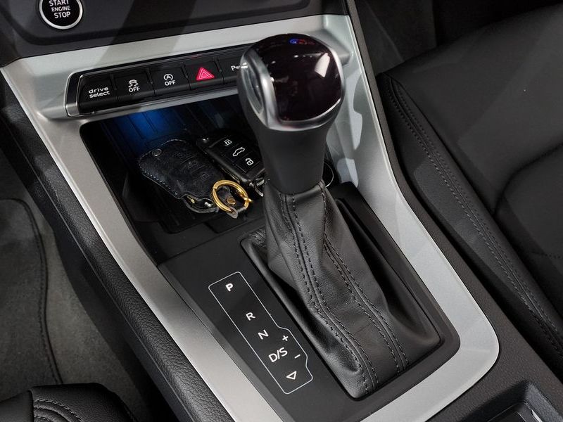 2024 Audi Q3 40 TFSI Quattro Premium photo 9