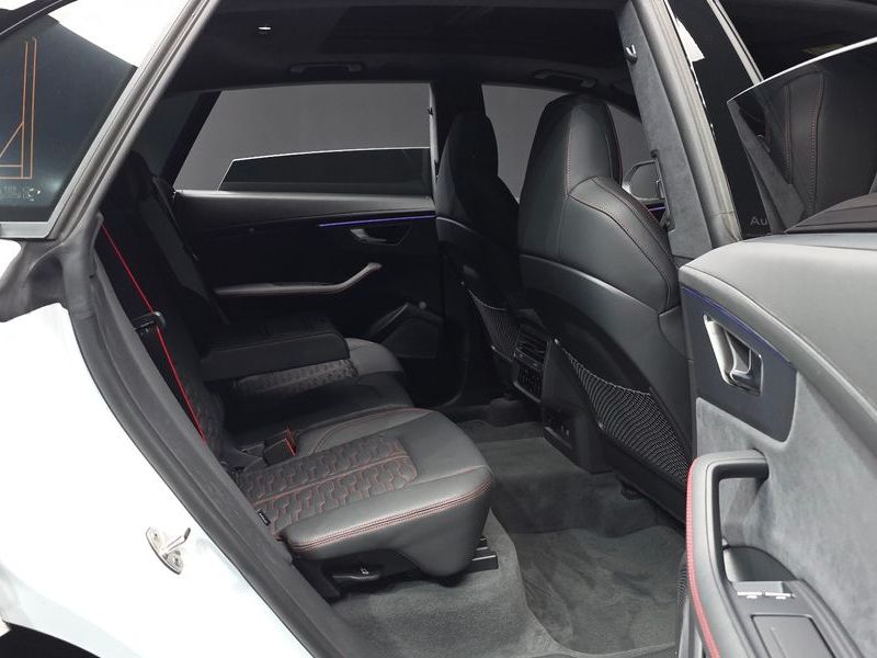 2025 Audi Q8 4.0 TFSI Quattro Performance photo 12