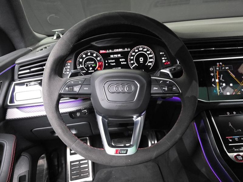 2025 Audi Q8 4.0 TFSI Quattro Performance photo 13