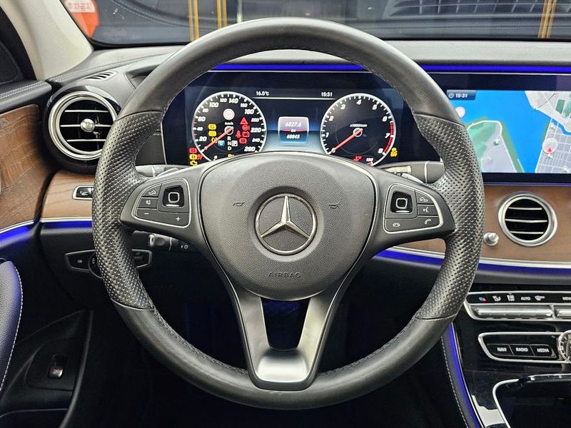 2017 Mercedes-Benz E-Class E300 Exclusive photo 13