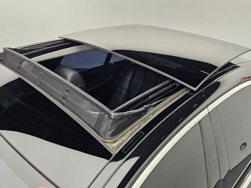 2017 Mercedes-Benz E-Class E300 Exclusive photo 18