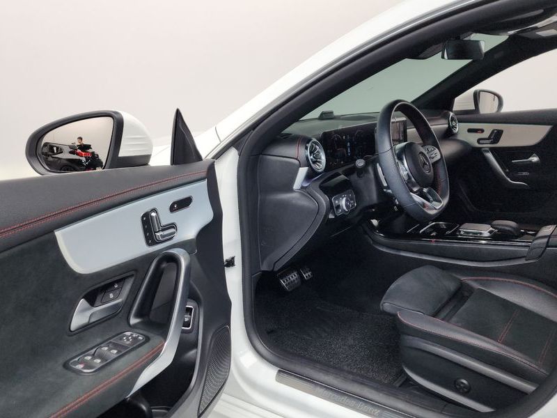 2023 Mercedes-Benz A-Class CLA250 4MATIC photo 10