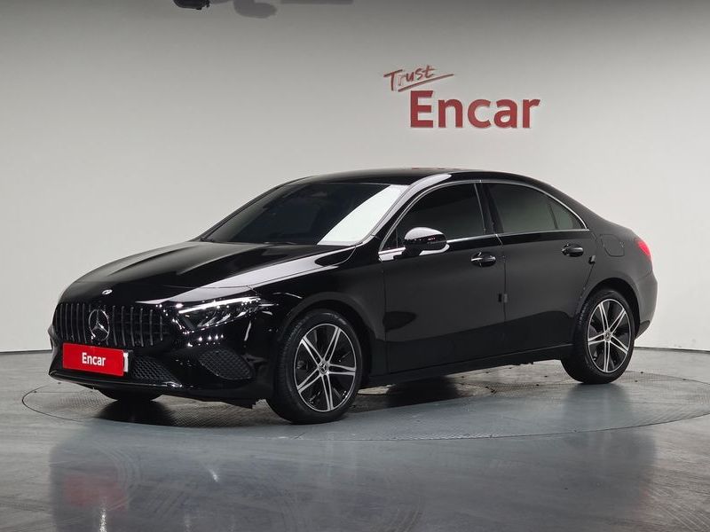 2026 Mercedes-Benz A-Class A220 Sedan photo 1