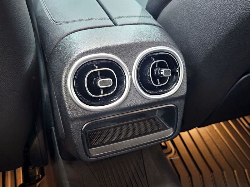 2022 Mercedes-Benz C-Class C300 AMG Line photo 17