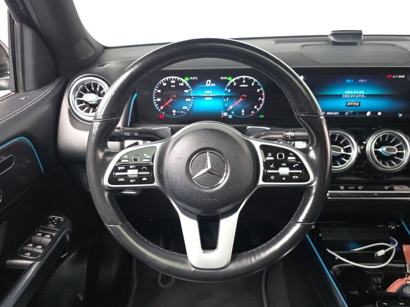 2021 Mercedes-Benz B-Class GLB220 photo 13