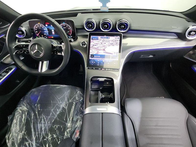 2024 Mercedes-Benz C-Class C300 4MATIC AMG Line photo 7