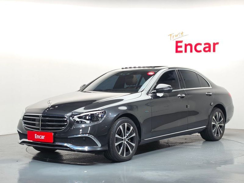 2021 Mercedes-Benz E-Class E300e 4MATIC Exclusive photo 1