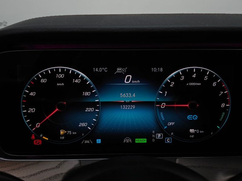2021 Mercedes-Benz E-Class E300e 4MATIC Exclusive photo 8