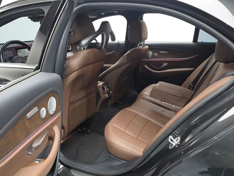 2021 Mercedes-Benz E-Class E300e 4MATIC Exclusive photo 11