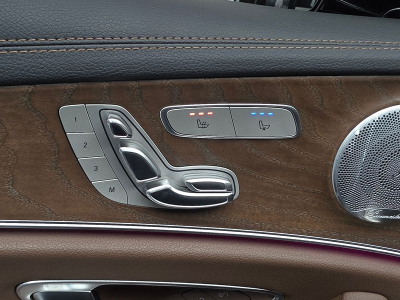 2021 Mercedes-Benz E-Class E300e 4MATIC Exclusive photo 28
