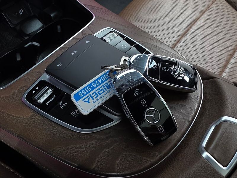 2021 Mercedes-Benz E-Class E300e 4MATIC Exclusive photo 27