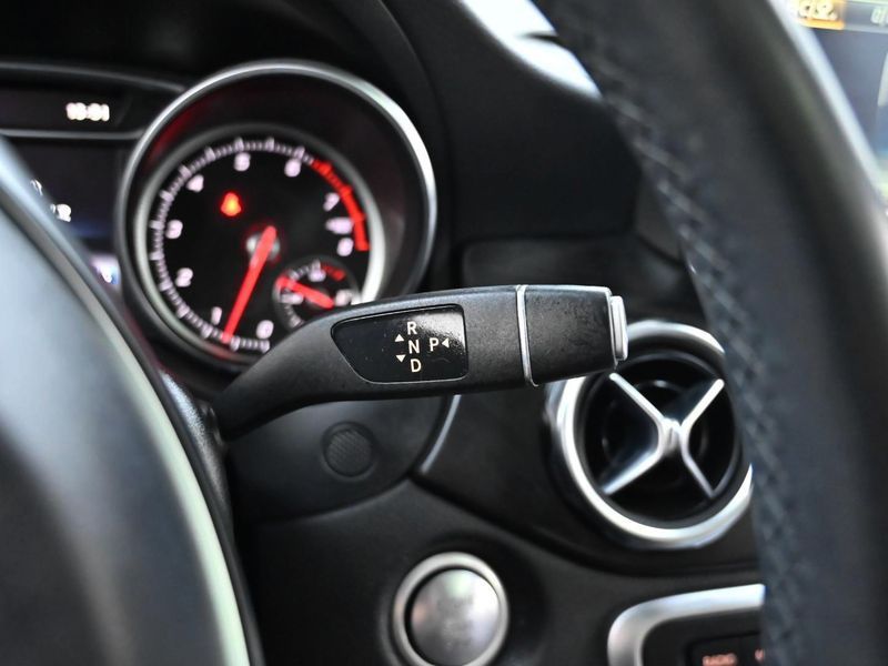 2018 Mercedes-Benz A-Class GLA220 Premium photo 9