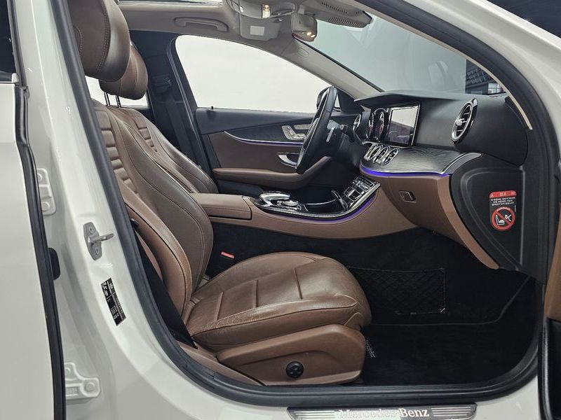 2017 Mercedes-Benz E-Class E220d 4MATIC Avantgarde photo 10