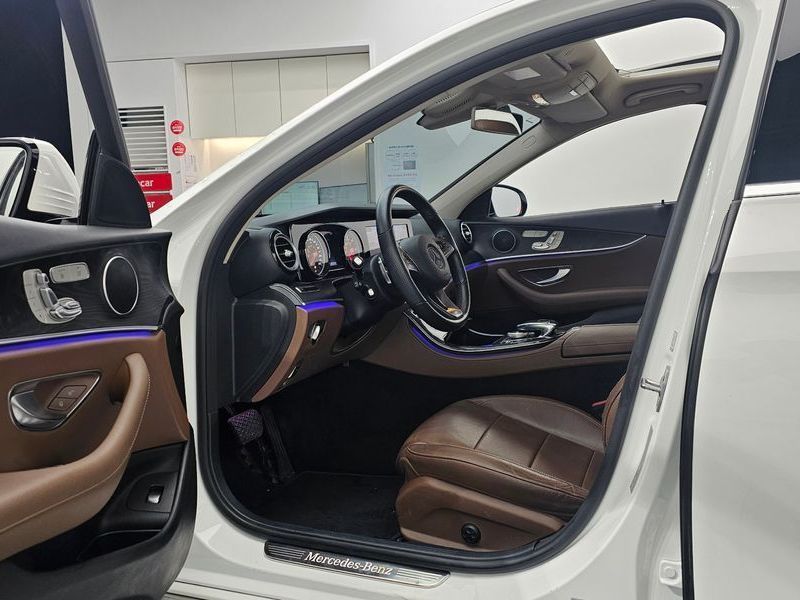 2017 Mercedes-Benz E-Class E220d 4MATIC Avantgarde photo 11