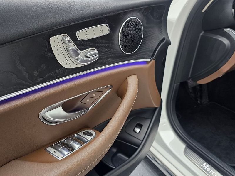 2017 Mercedes-Benz E-Class E220d 4MATIC Avantgarde photo 16