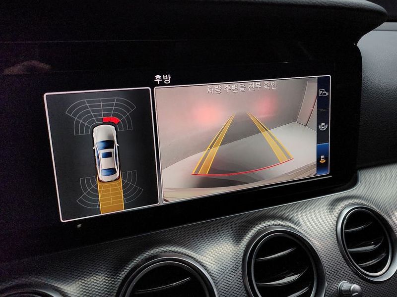 2019 Mercedes-Benz E-Class E300 Avantgarde photo 15