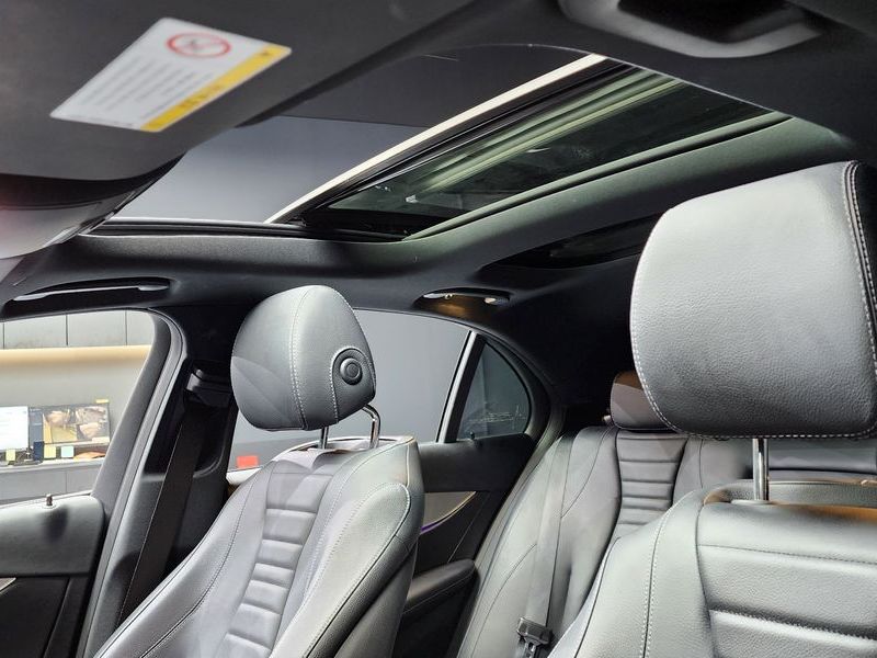 2019 Mercedes-Benz E-Class E300 Avantgarde photo 19