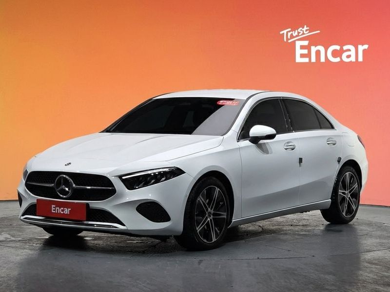 2024 Mercedes-Benz A-Class A220 Sedan photo 1