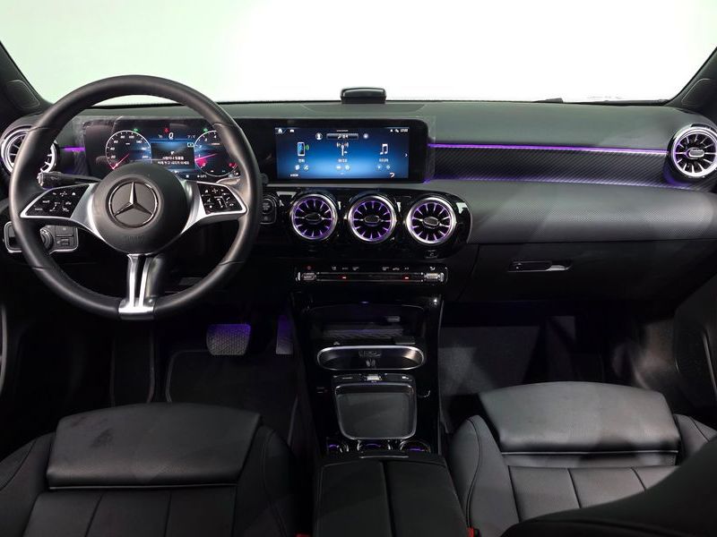 2024 Mercedes-Benz A-Class A220 Sedan photo 7