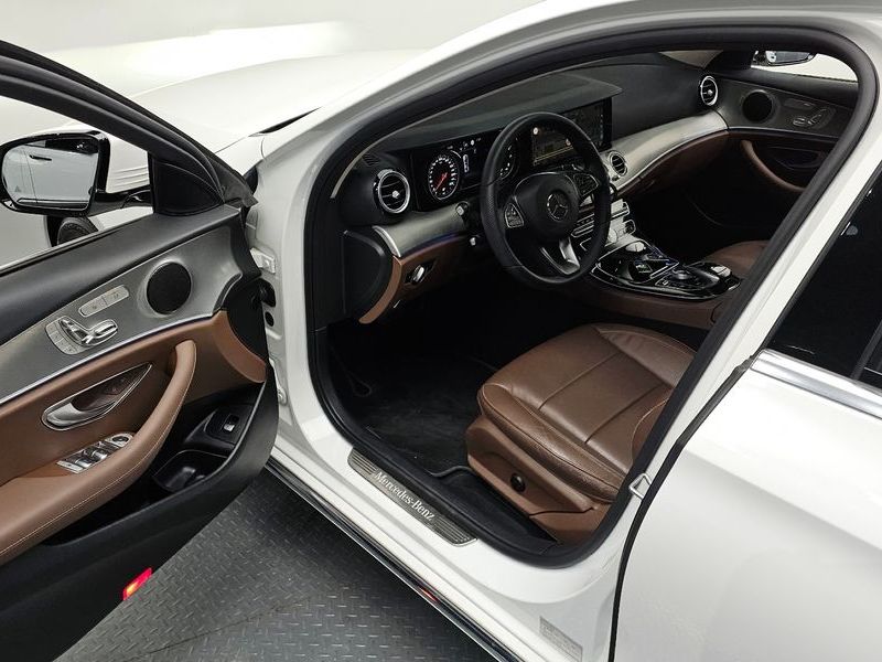 2018 Mercedes-Benz E-Class E200 Avantgarde photo 11
