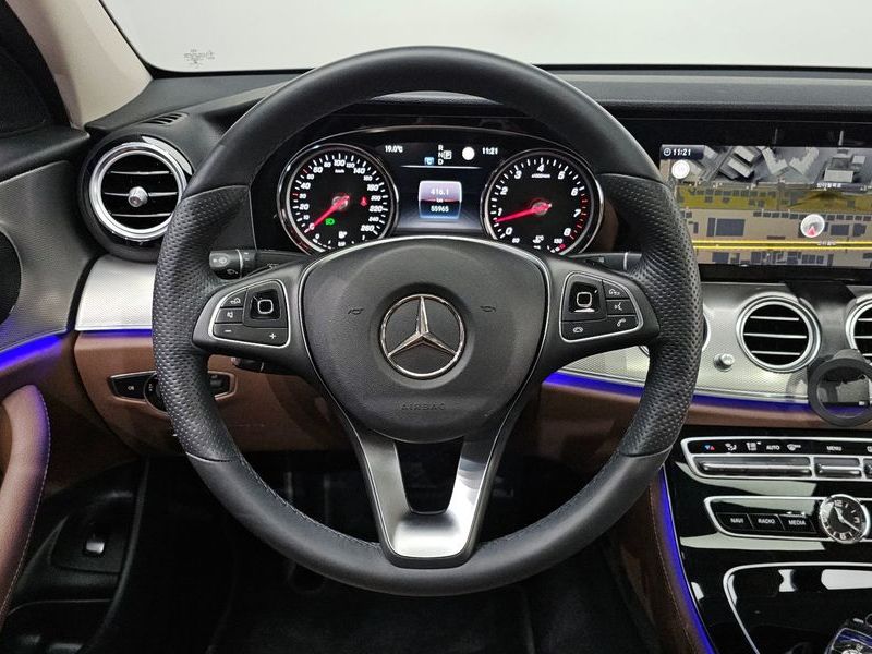 2018 Mercedes-Benz E-Class E200 Avantgarde photo 13