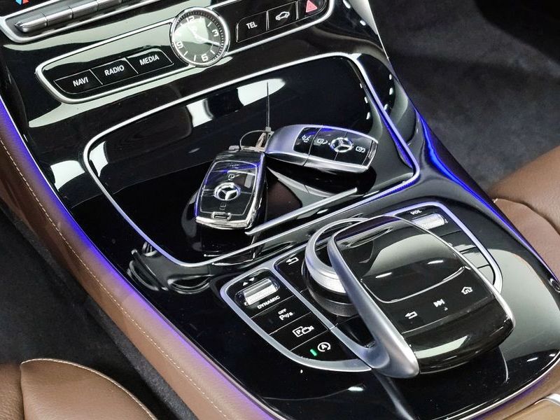 2018 Mercedes-Benz E-Class E200 Avantgarde photo 17