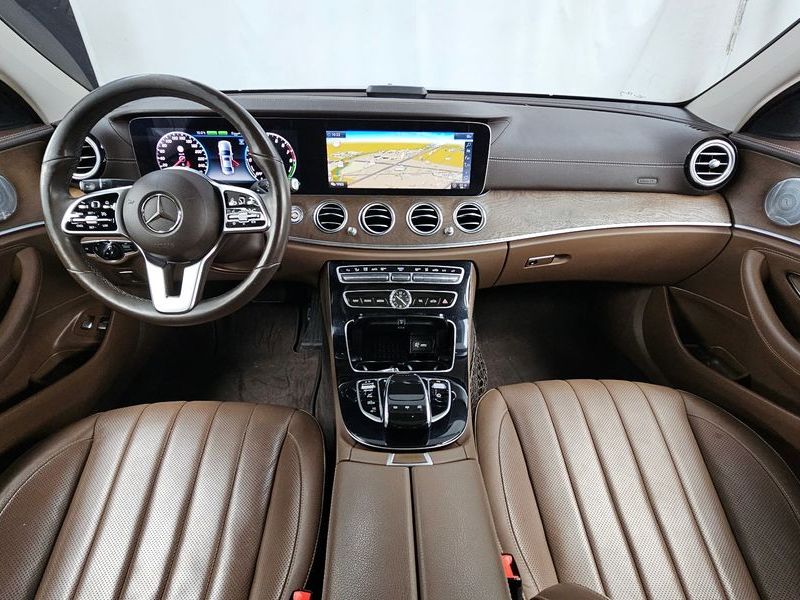 2019 Mercedes-Benz E-Class E300e Exclusive photo 7