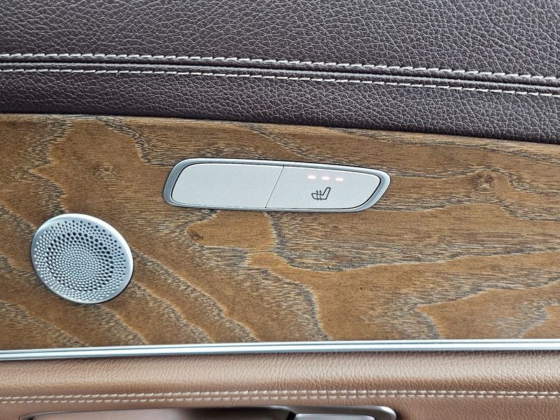 2019 Mercedes-Benz E-Class E300e Exclusive photo 19