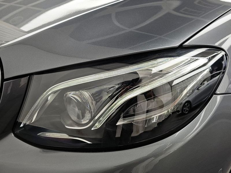 2019 Mercedes-Benz E-Class E300e Exclusive photo 22