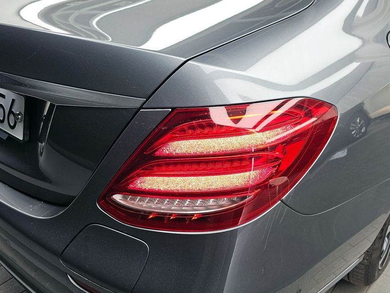 2019 Mercedes-Benz E-Class E300e Exclusive photo 23