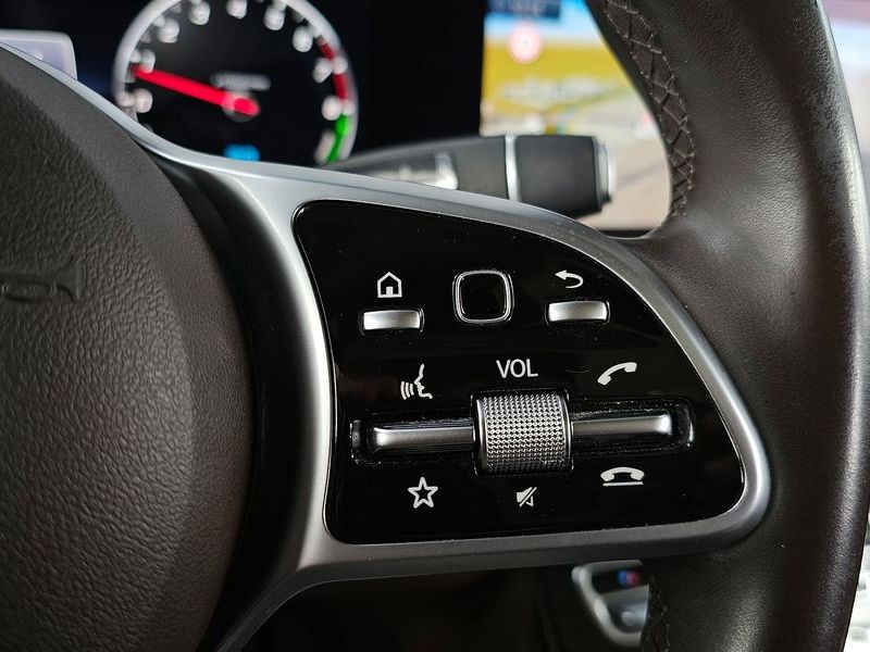 2019 Mercedes-Benz E-Class E300e Exclusive photo 29