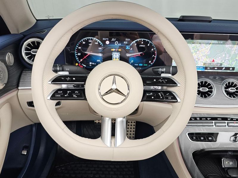 2023 Mercedes-Benz E-Class E450 4MATIC Cabriolet photo 13