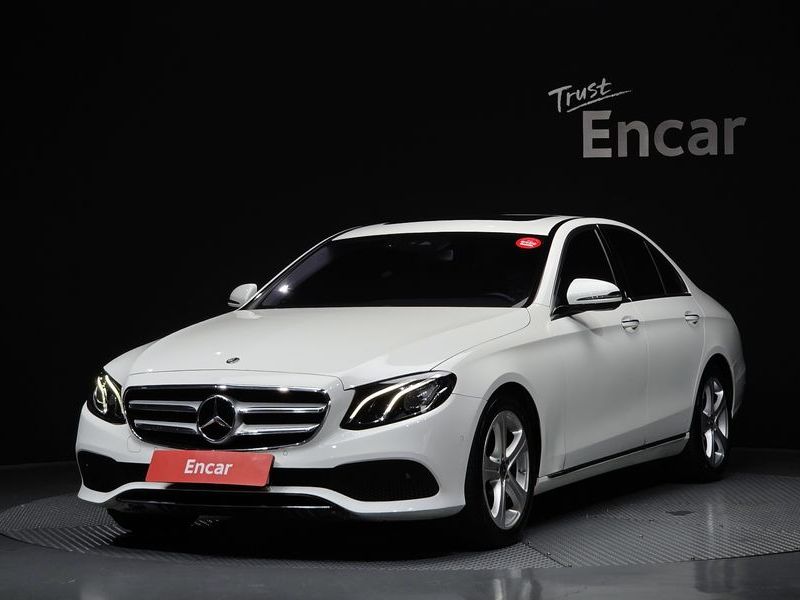 2018 Mercedes-Benz E-Class E200 Avantgarde photo 1