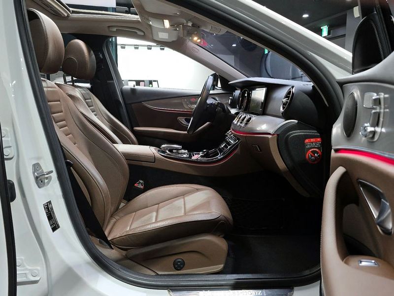 2018 Mercedes-Benz E-Class E200 Avantgarde photo 11