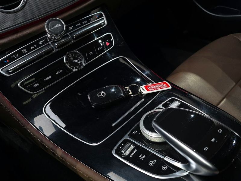 2018 Mercedes-Benz E-Class E200 Avantgarde photo 17