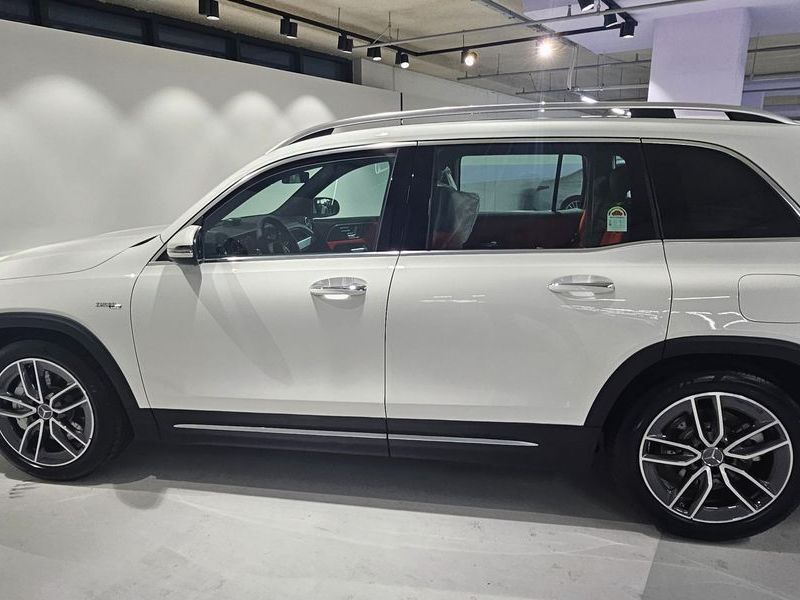 2025 Mercedes-Benz B-Class AMG GLB35 4MATIC photo 8
