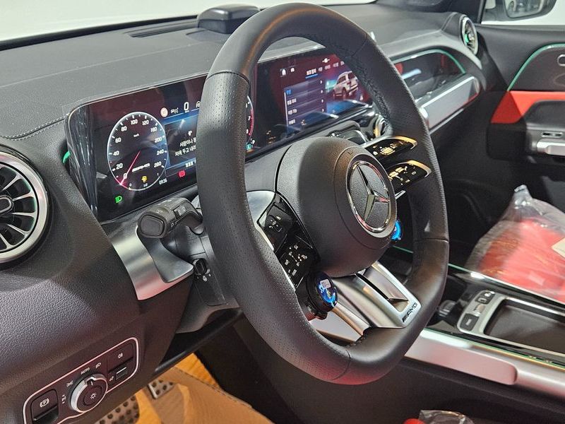 2025 Mercedes-Benz B-Class AMG GLB35 4MATIC photo 15