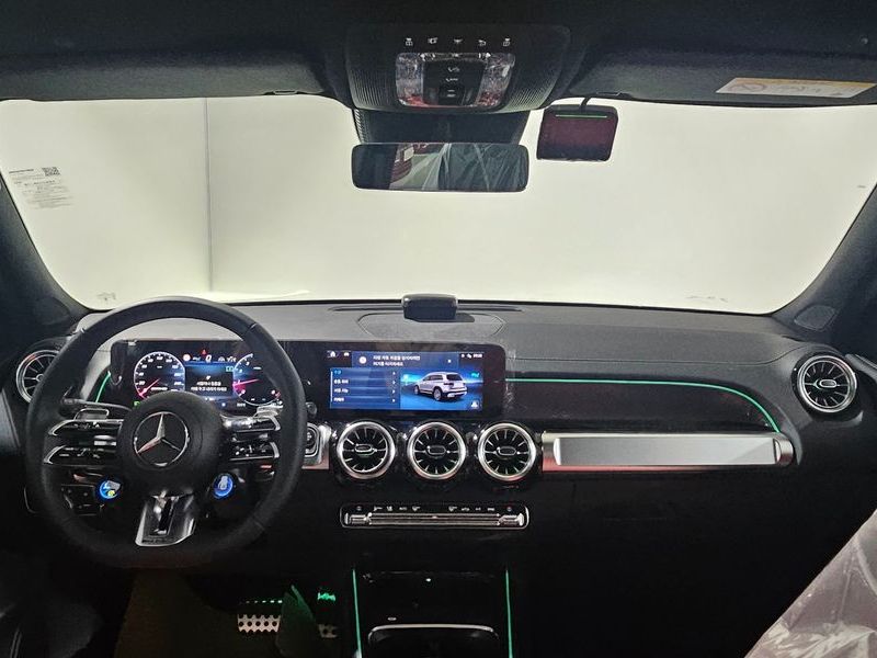 2025 Mercedes-Benz B-Class AMG GLB35 4MATIC photo 17