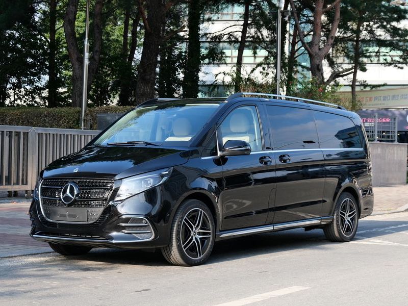 2025 Mercedes-Benz CLA V300 CDI W447 photo 1