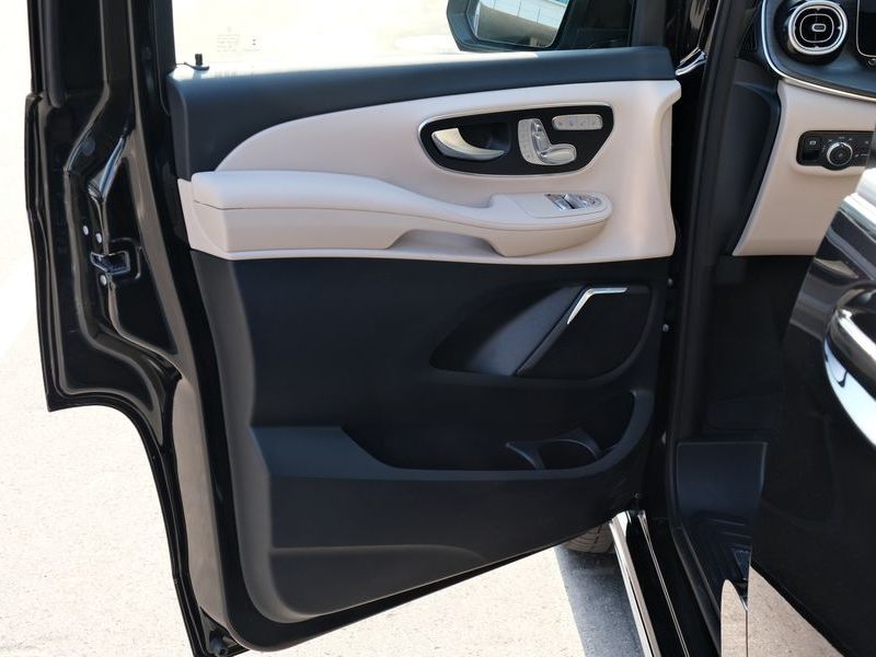 2025 Mercedes-Benz CLA V300 CDI W447 photo 8