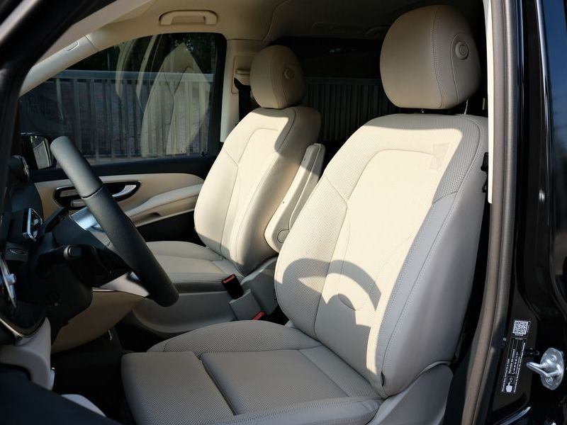 2025 Mercedes-Benz CLA V300 CDI W447 photo 9