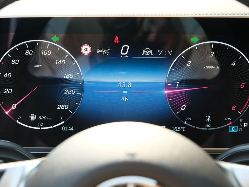 2025 Mercedes-Benz CLA V300 CDI W447 photo 11